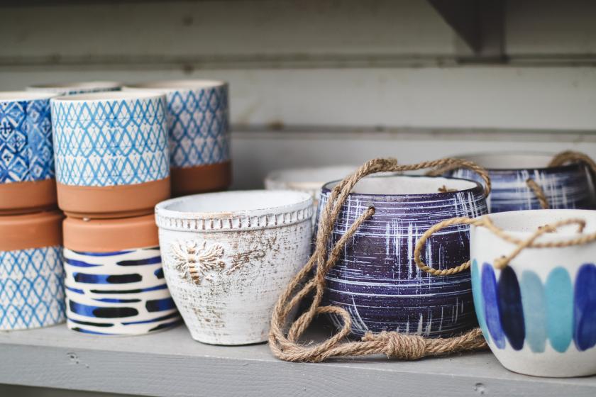 Containers & Pottery